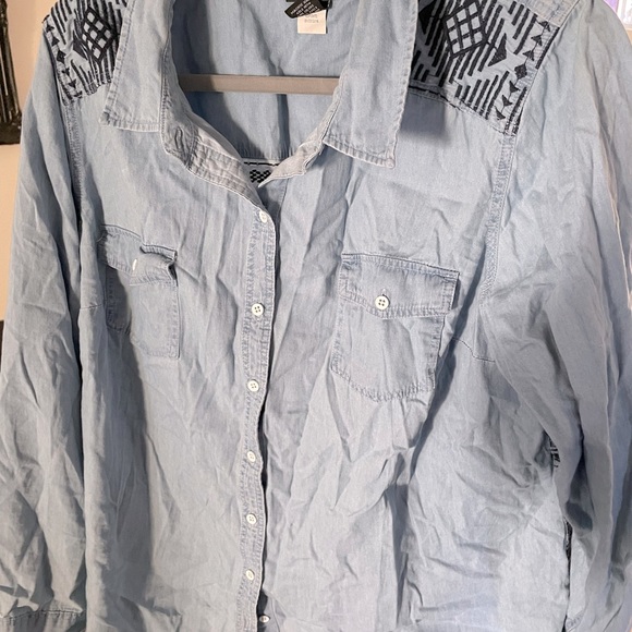 Jean shirt with beautiful designs - Picture 1 of 2